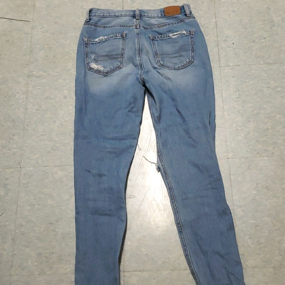American Eagle 00 High Rise Light Blue Ripped/Distressed Jeans - Picture 4 of 4